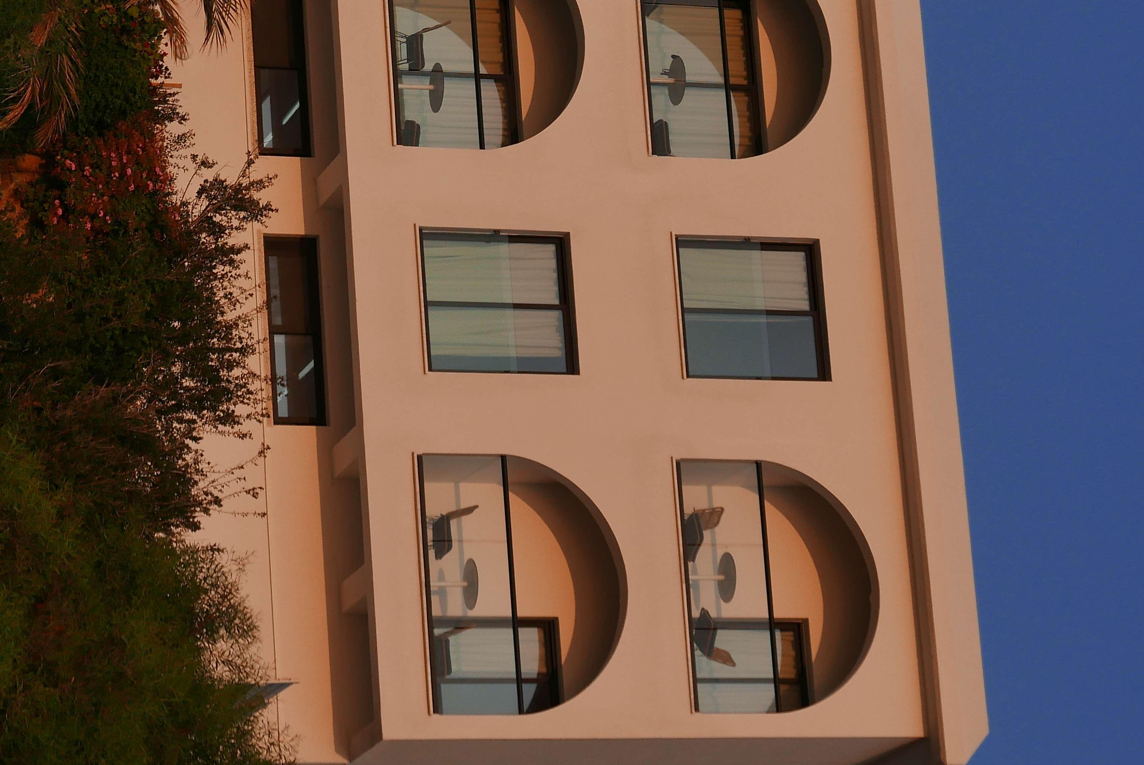 E.J. Pyrgos Bay Hotel Bagian luar foto